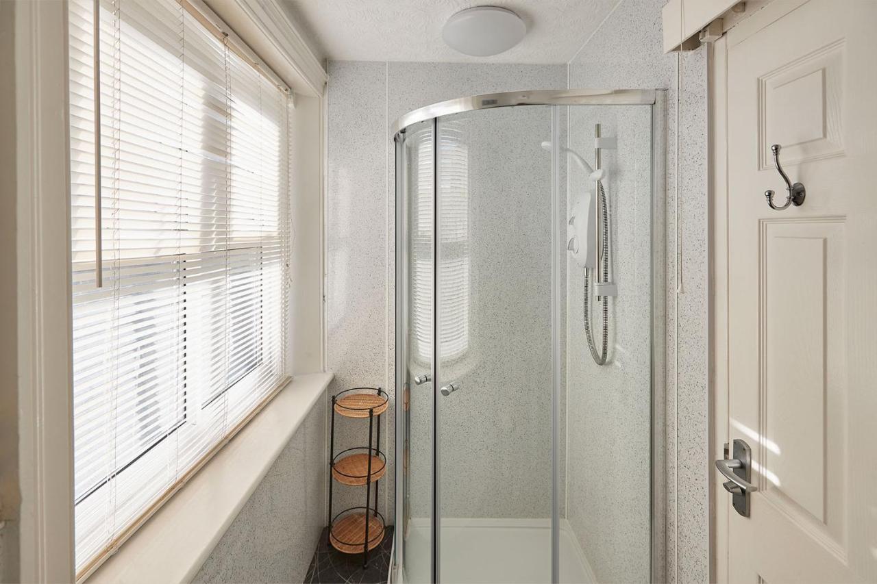 Apartment 4, Khyber Lodge Apartment Γουίτμπι Εξωτερικό φωτογραφία